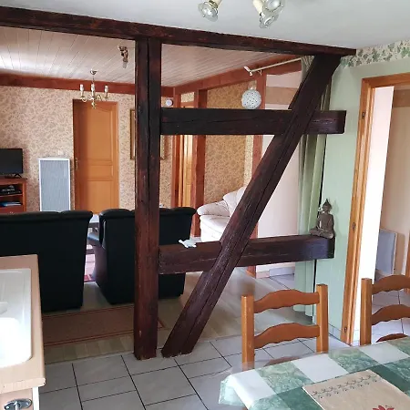 Apartament La Maison Jaune *